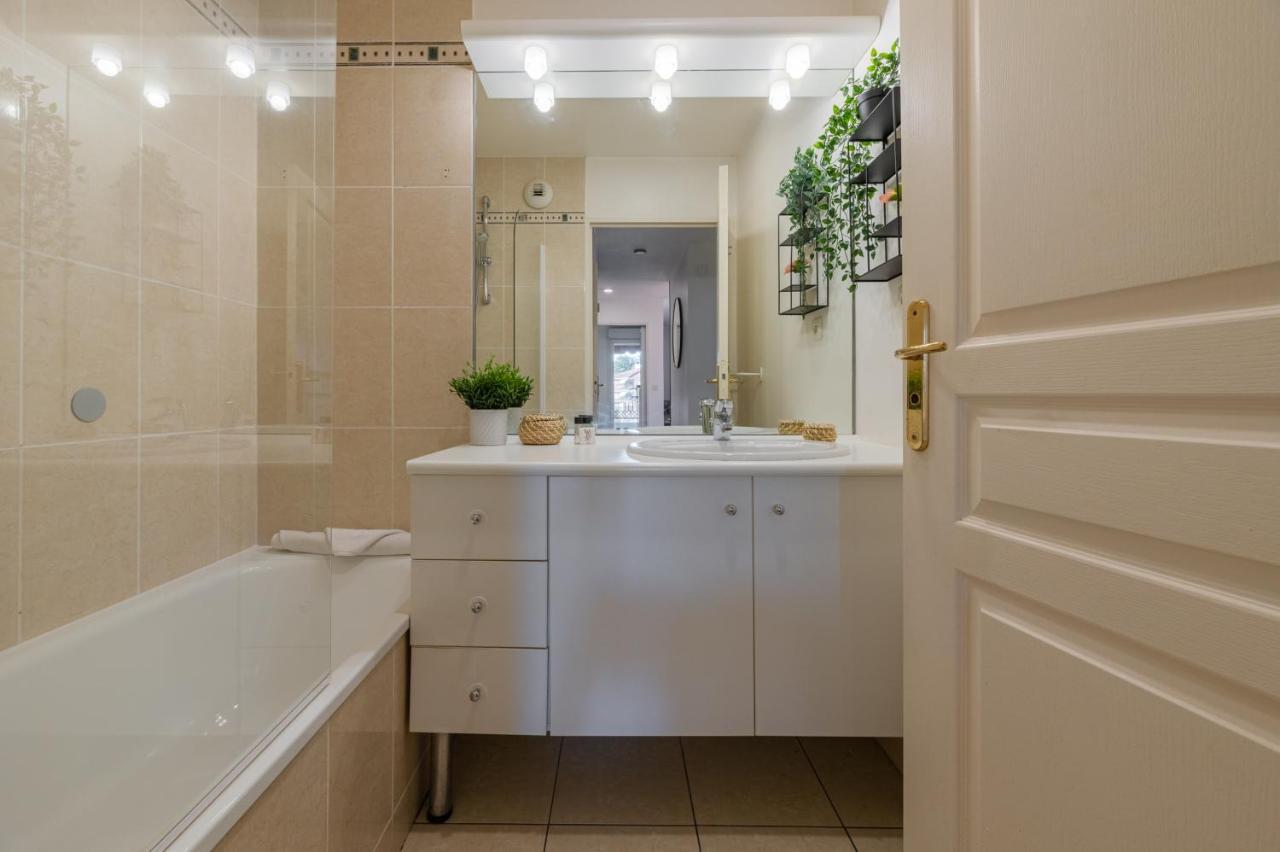 Appartement Familial, Terrasse, Val Des Castagnins Menton Eksteriør bilde